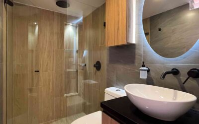 ¡Si vas a remodelar tu baño, debes saber esto! El corte del enchape es clave para un acabado perfecto